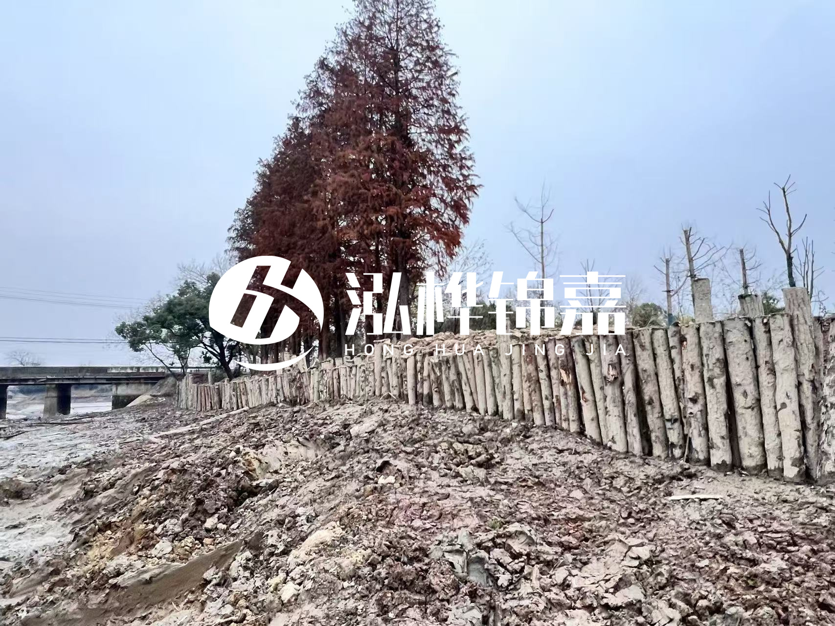平?jīng)鐾跈C(jī)打木樁專業(yè)施工-松木樁工程量怎么計(jì)算的？