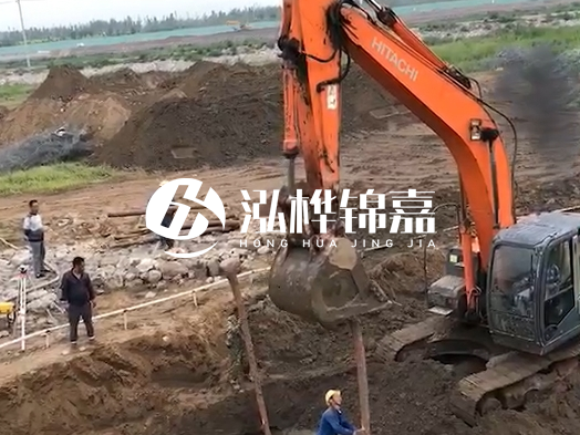 松木樁批發(fā)廠家泓樺錦嘉 - 生態(tài)河道木樁施工需要注意什么？